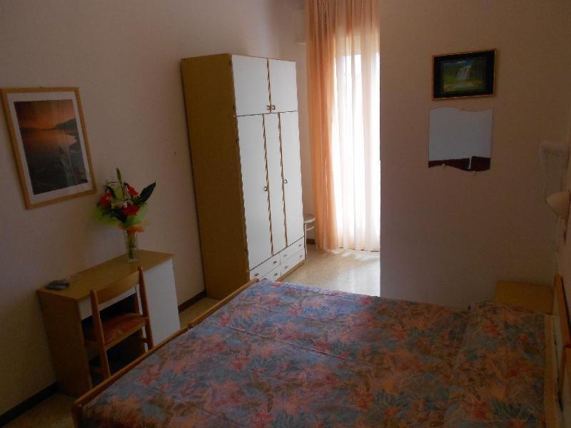 Hotel Vevey Римини Екстериор снимка