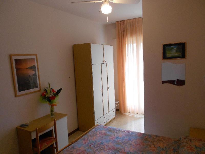 Hotel Vevey Римини Стая снимка