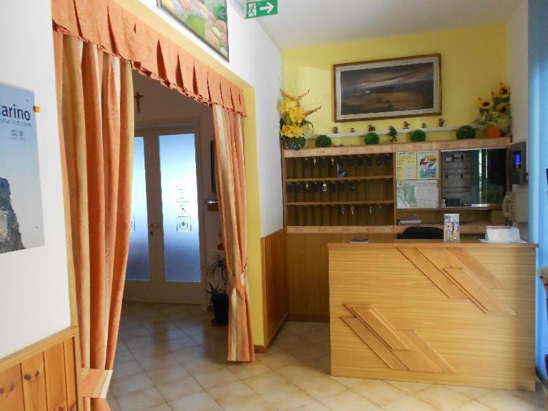 Hotel Vevey Римини Екстериор снимка