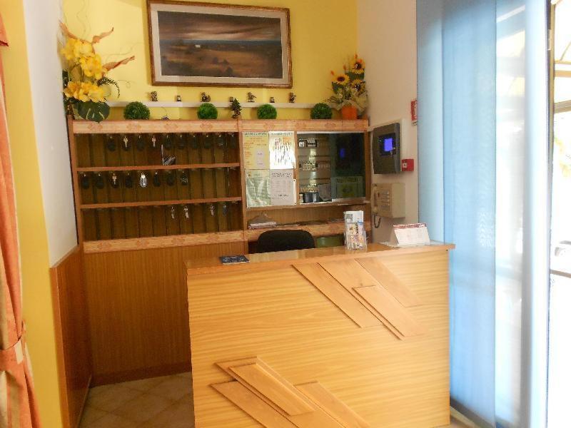 Hotel Vevey Римини Екстериор снимка